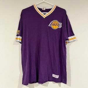 Lakers V Shirt (2000 NBA Finals)